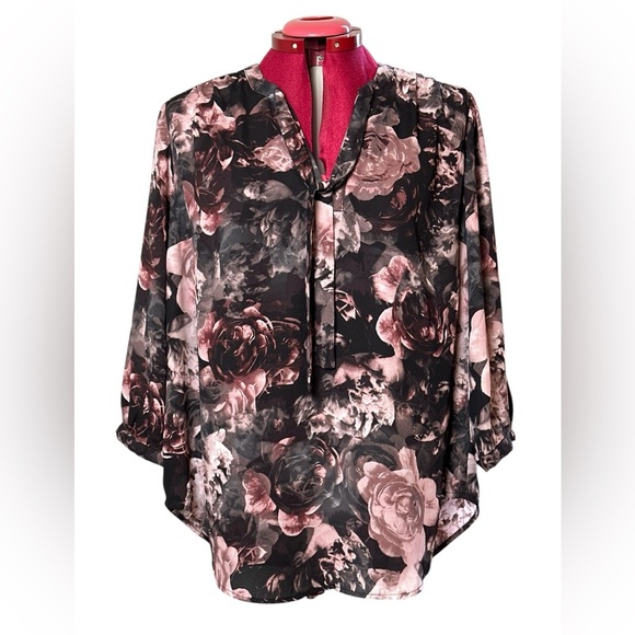 Torrid dressy georgette rose/black floral 3/4 sleeve front tie pullover blouse - Picture 1 of 8
